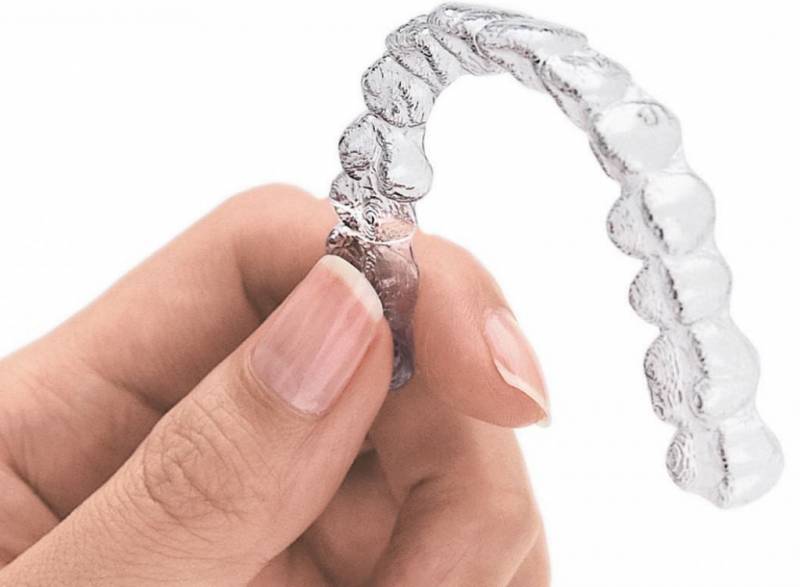 traitement invisible invisalign pour l'alignement de vos dents à Marseille